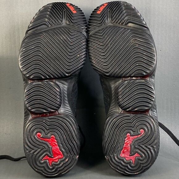 Nike  LEBRON 16 EP \'FRESH BRED\' sneaker shoes mens size 12 main image 11